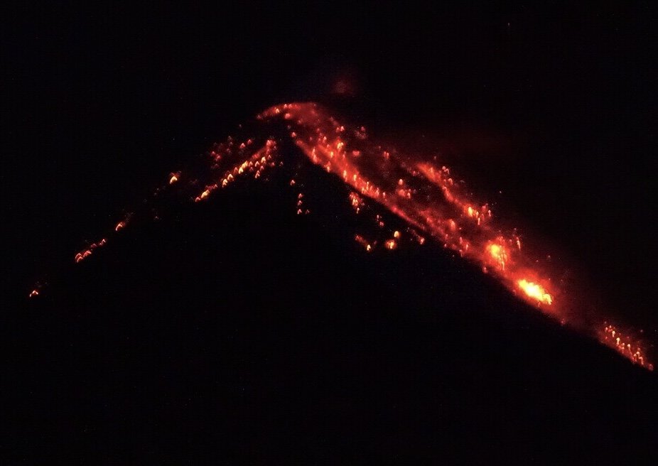 GISPY GUATEMALA DI FUOCO: AVVENTURE NELLA TERRA DEI VULCANI 15 VOLCAN DE FUEGO ERUPTION AT NIGHT