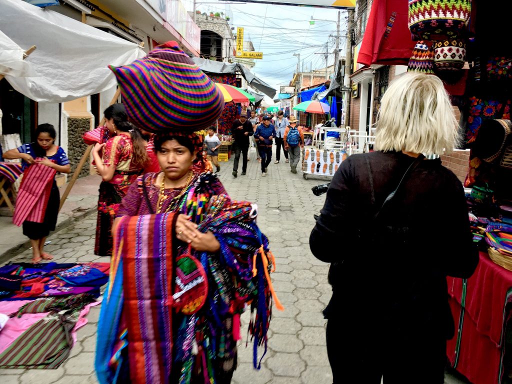 GISPY GUATEMALA DI FUOCO: AVVENTURE NELLA TERRA DEI VULCANI 20 CHICHICASTENANGO MARKET